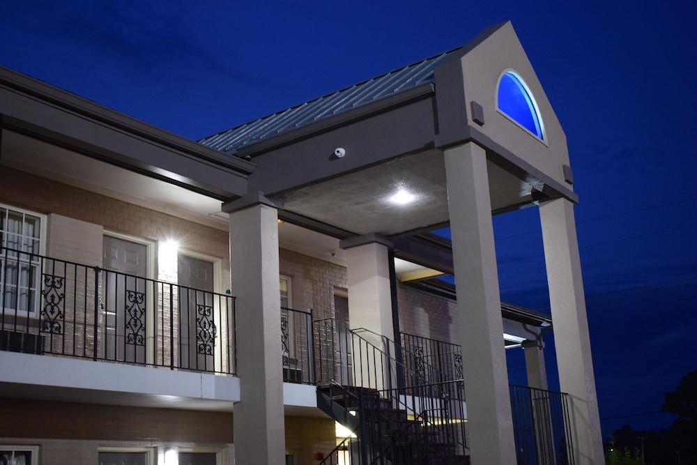 Econo Lodge at the University photo 29