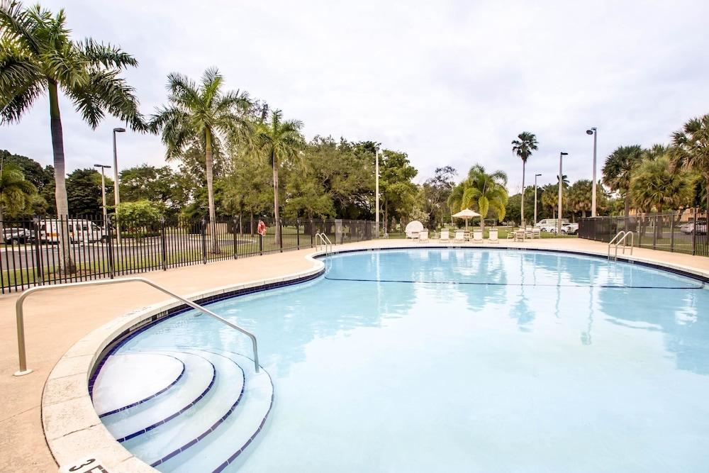 Sleep Inn Miami International Airport photo 40