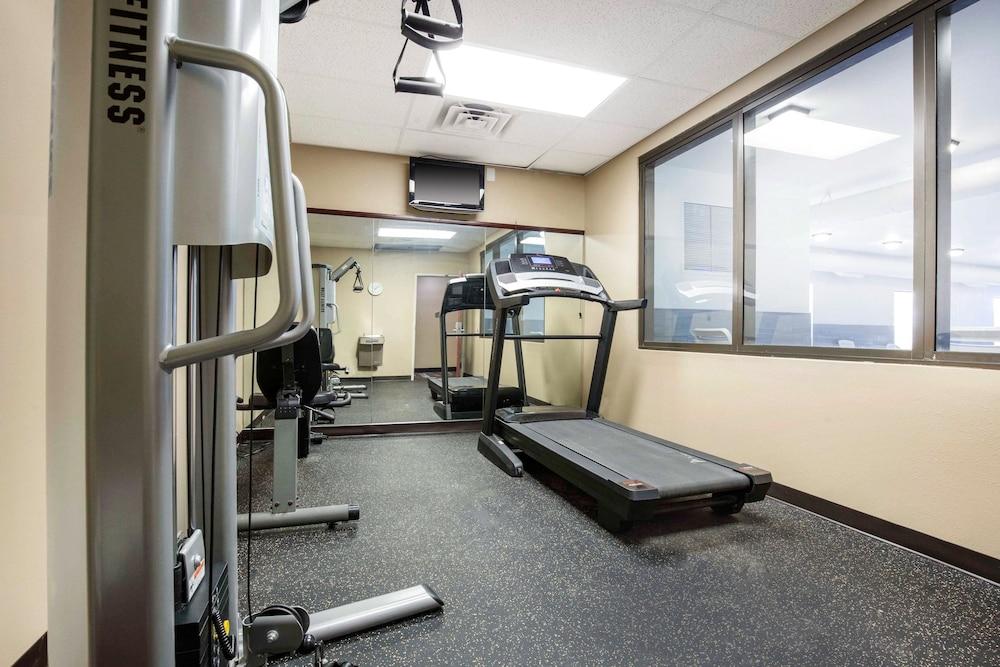 Quality Inn & Suites Arnold - St Louis photo 30