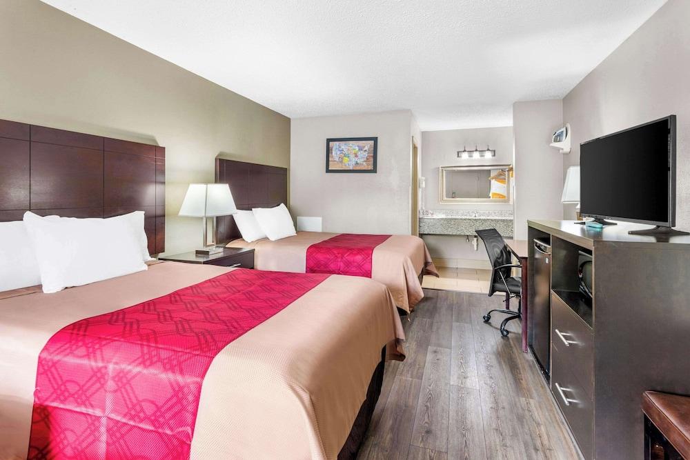 Brentwood Inn & Suites photo 6