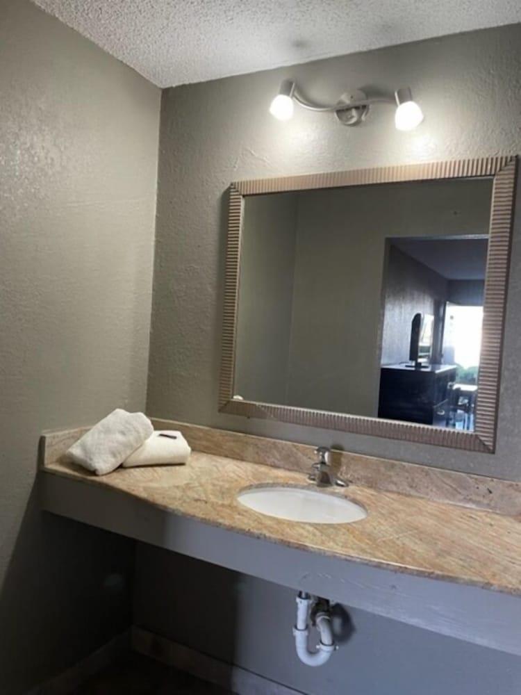 Guest Inn photo 12