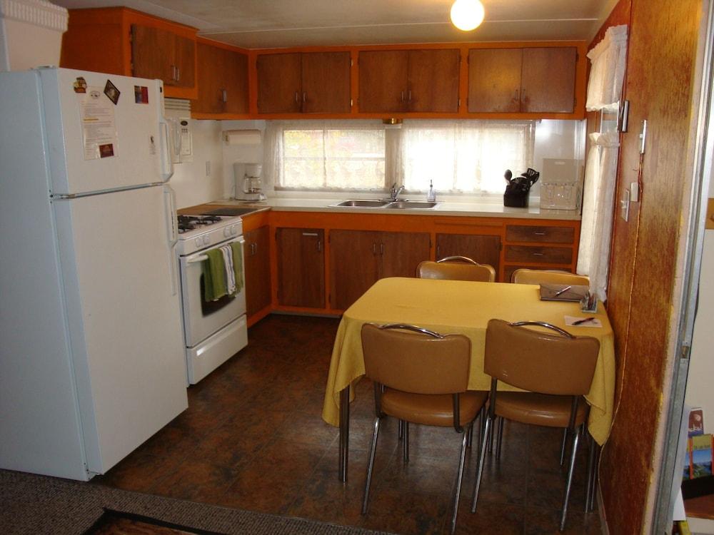 Yellowstone Wildlife Cabins photo 31