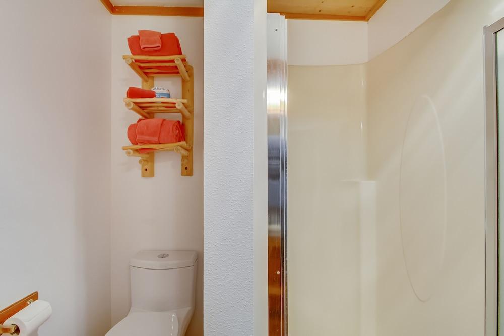 Deer Harbor Inn photo 68