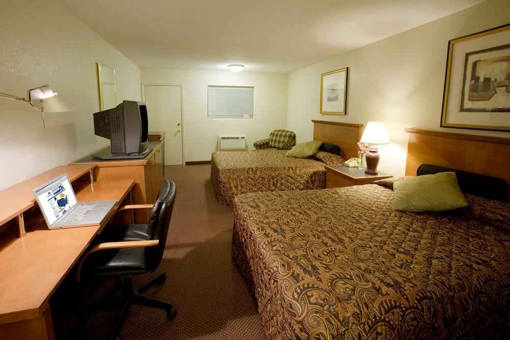 Americas Best Value Inn Edna photo 20