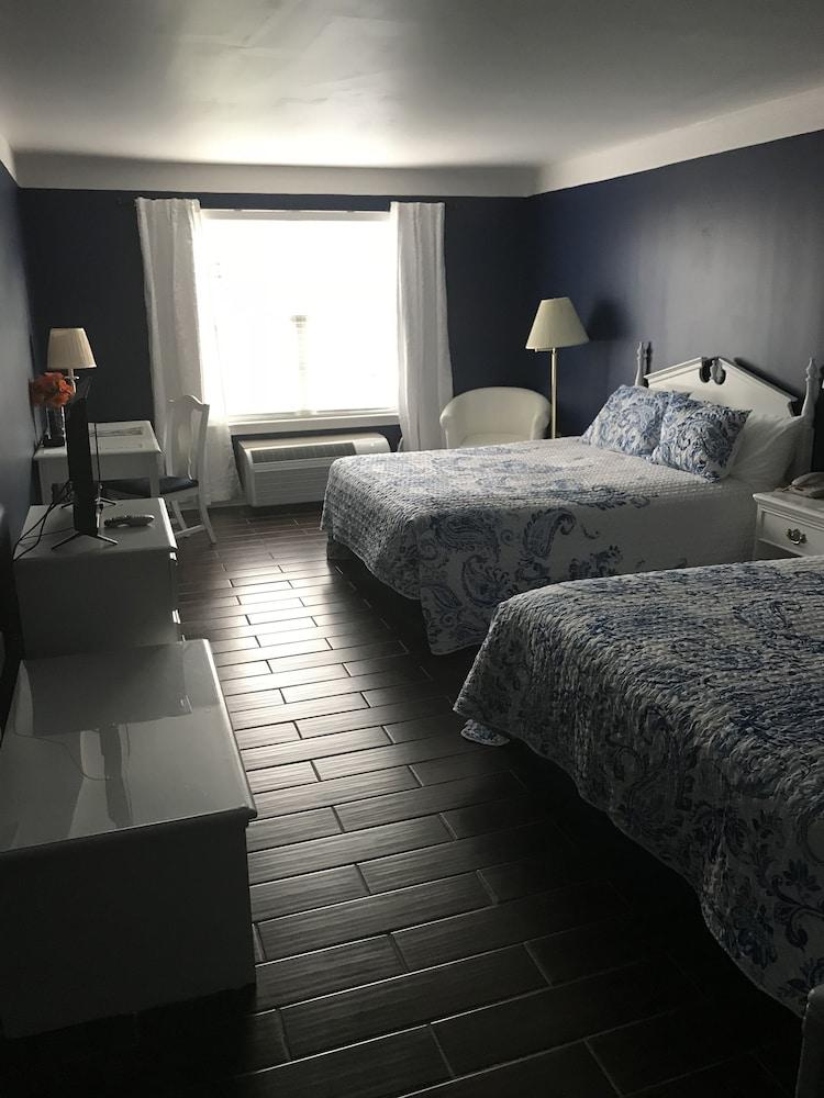 French Quarter Inn photo 18