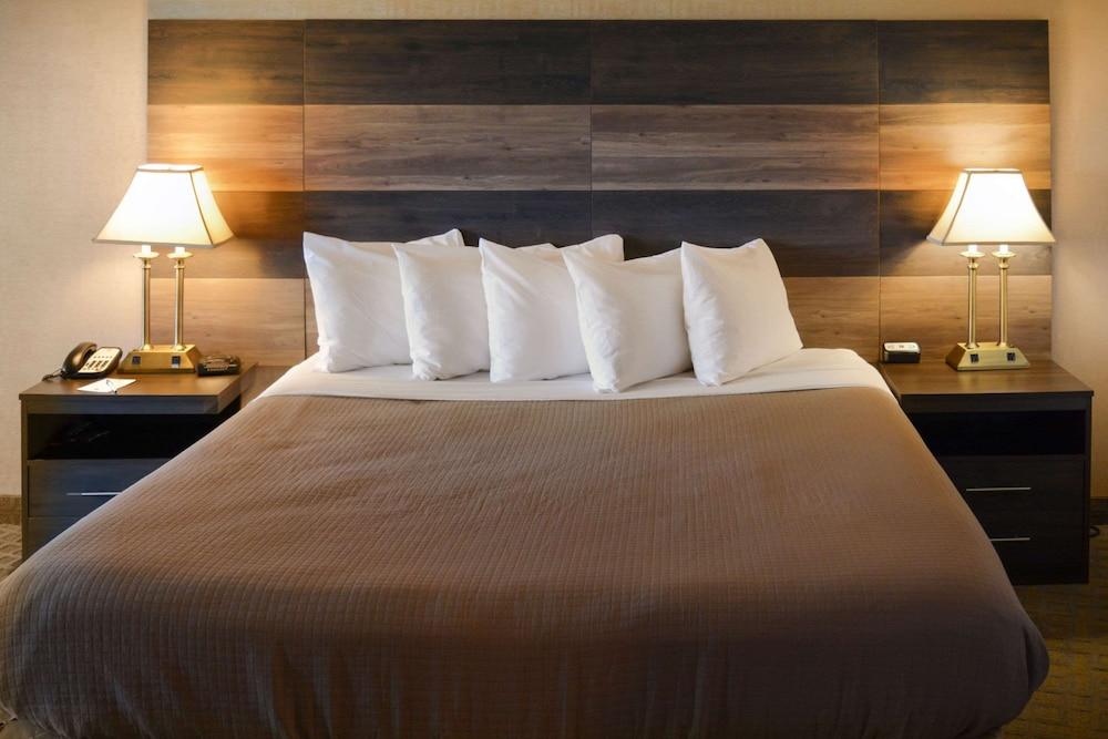 Clarion Hotel Philadelphia International Airport photo 15