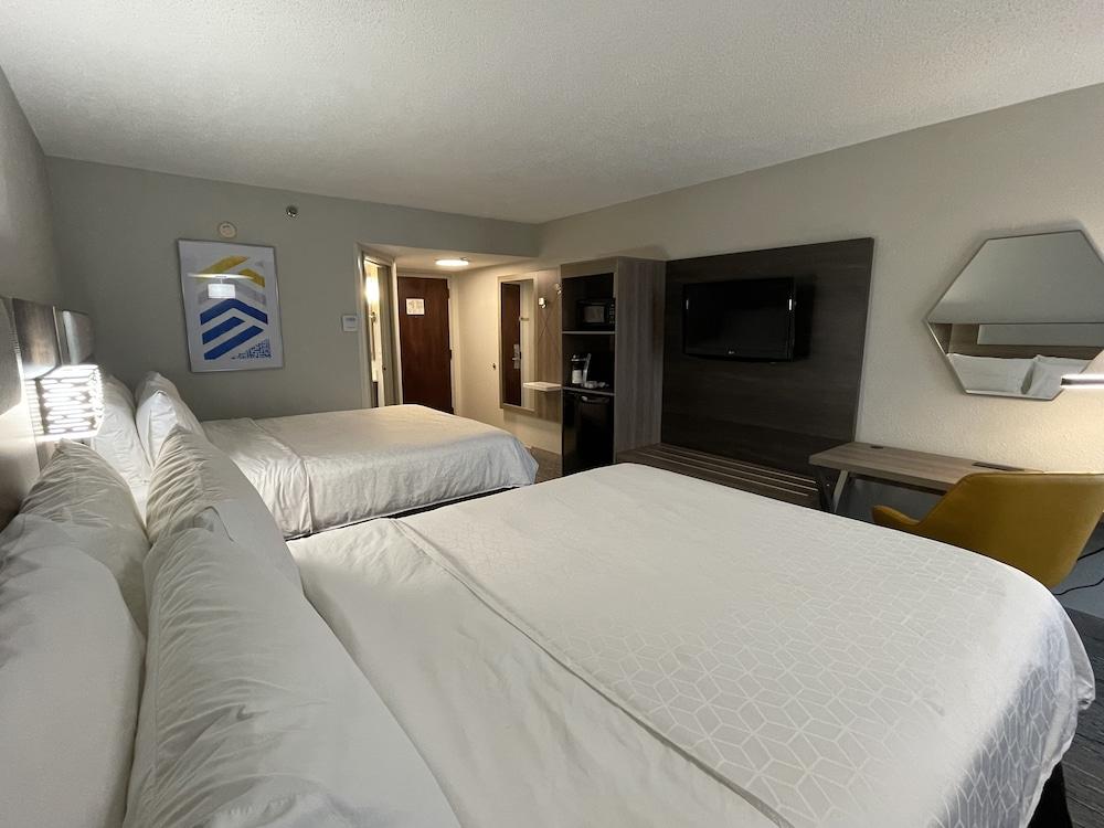 Holiday Inn Express Burlington by IHG photo 9