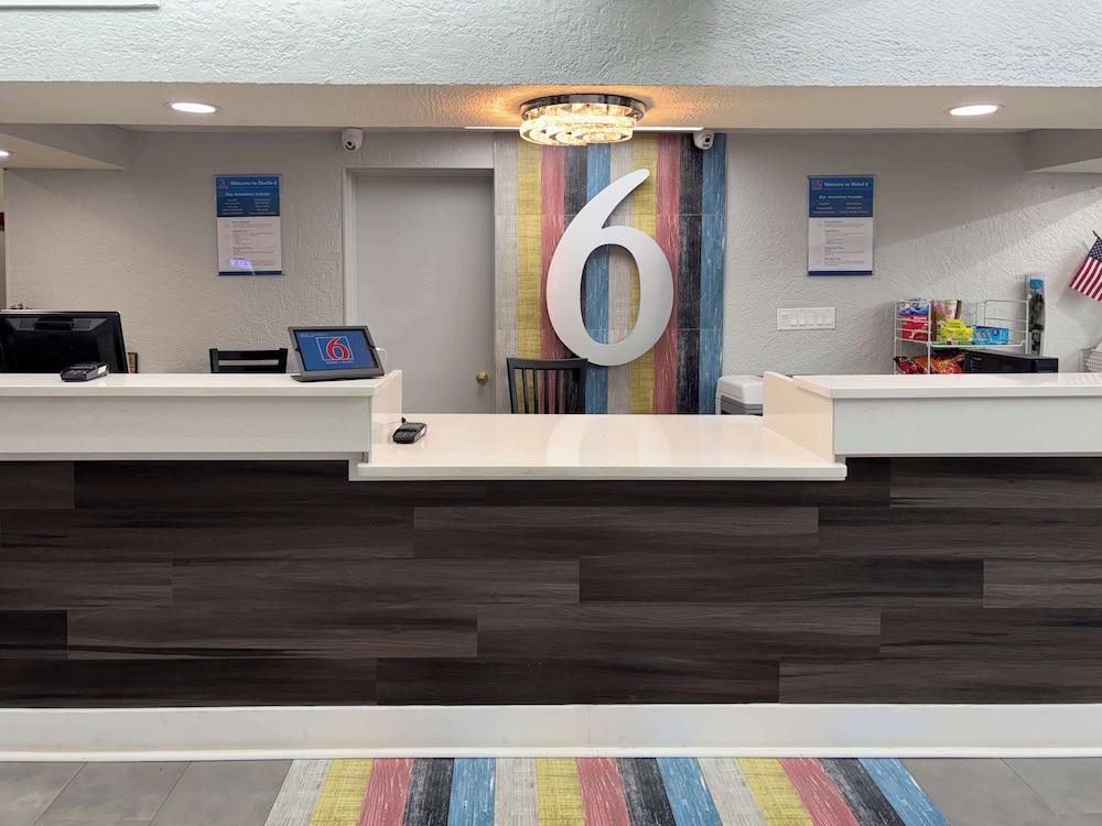 Motel 6 Tallahassee, FL – North Monroe photo 2