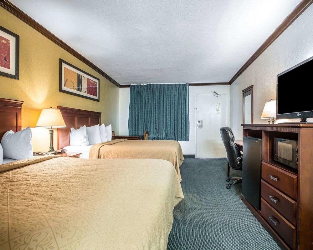 Quality Inn San Diego I-5 Naval Base photo 23