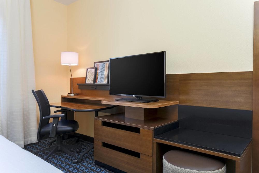 Fairfield Inn & Suites Pleasanton photo 8