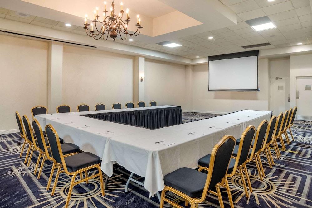 Clarion Inn and Conference Center photo 43