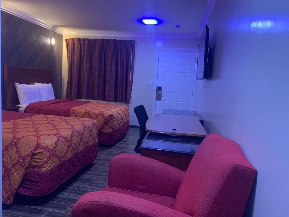 Mesa Motel photo 14