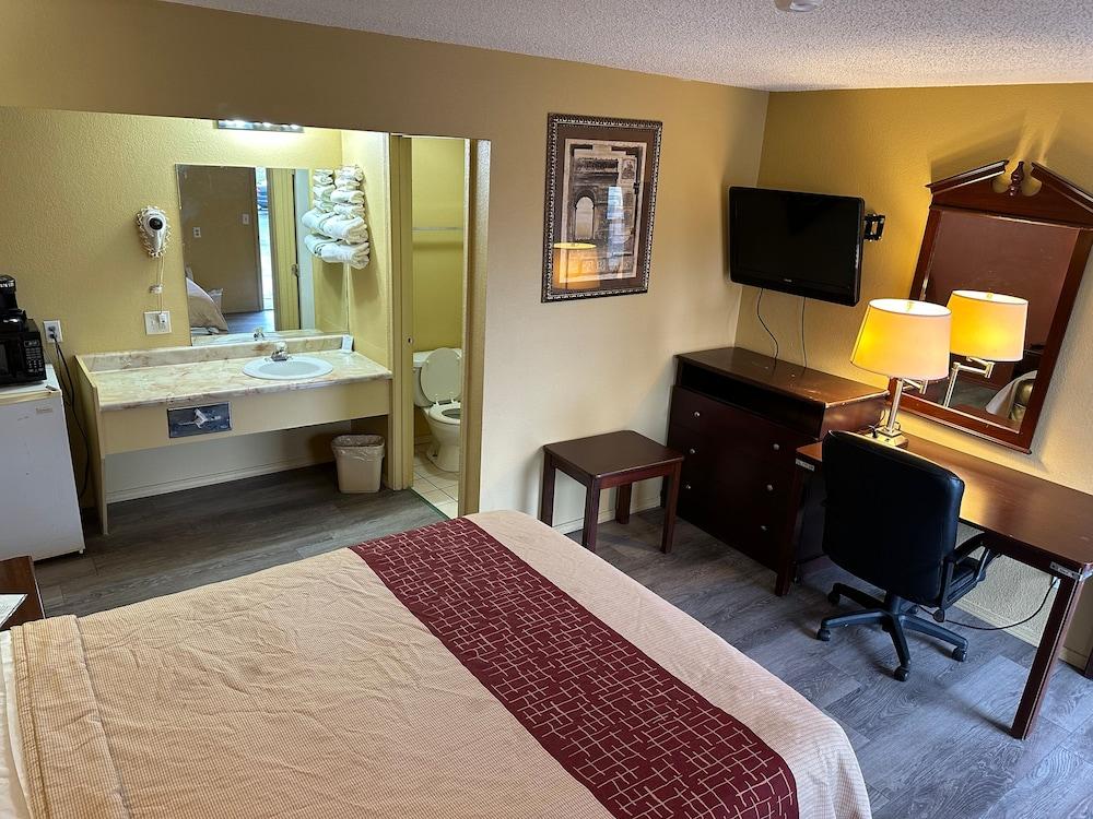 Wye Motel photo 10
