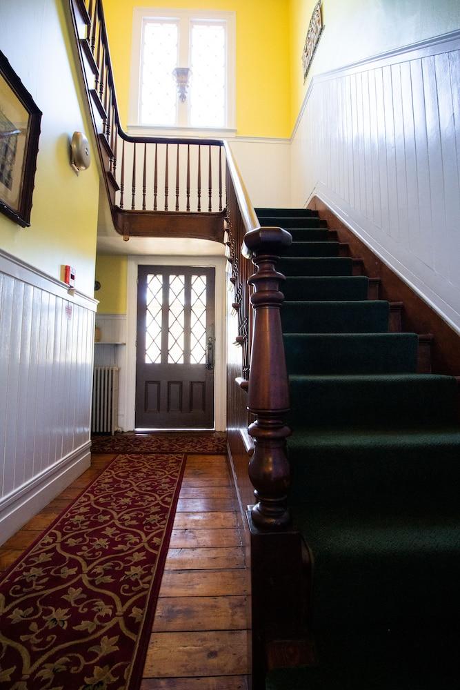 Delamater Inn photo 94