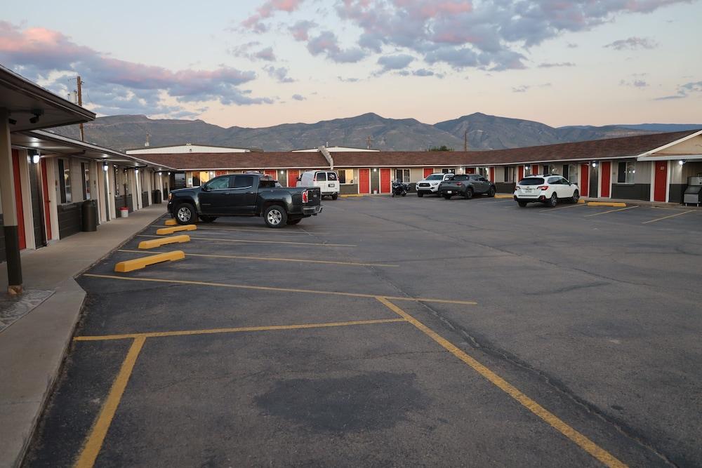 Budget Inn photo 8