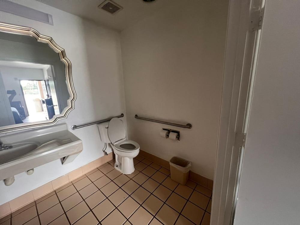 Budget Inn By OYO San Augustine photo 17