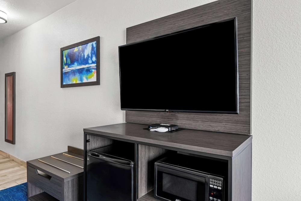 Best Western Palace Inn & Suites photo 6