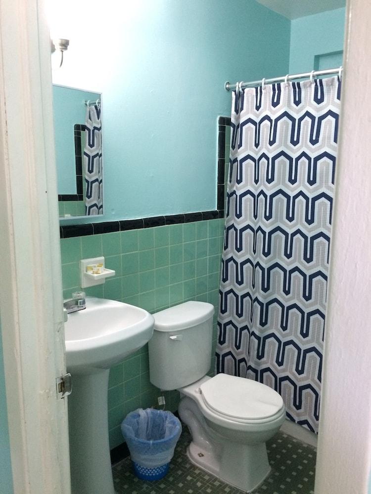 Skylark Motel photo 7