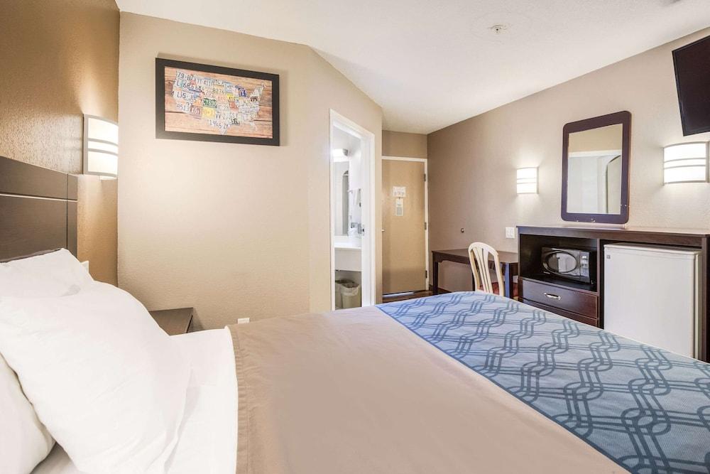 Econo Lodge Morristown West photo 24