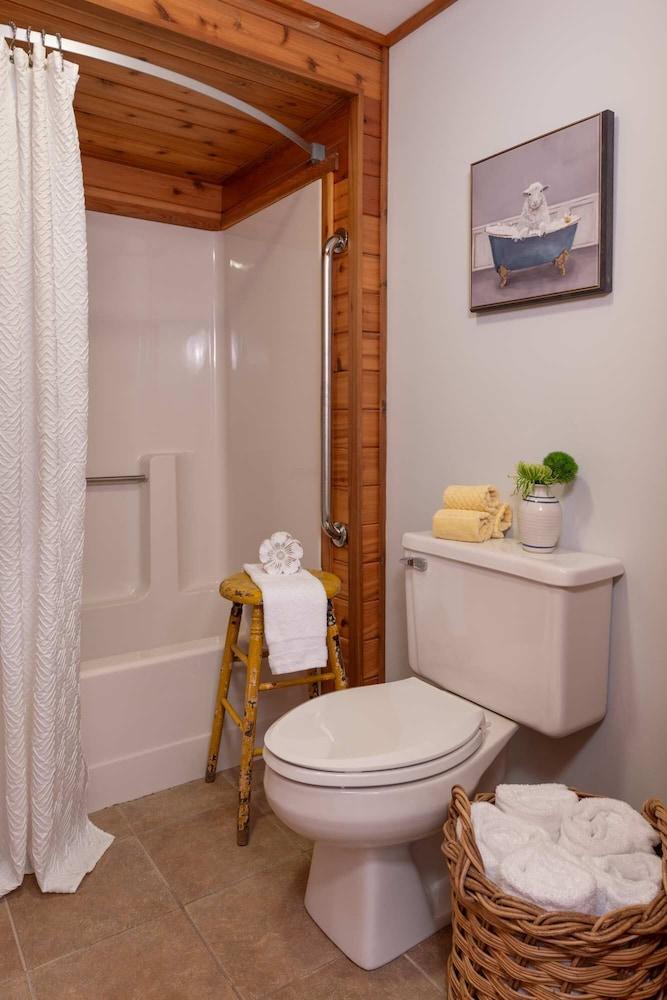 Tucker Hill Lodge photo 32
