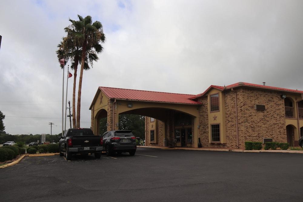 Chaparral Motel photo 58
