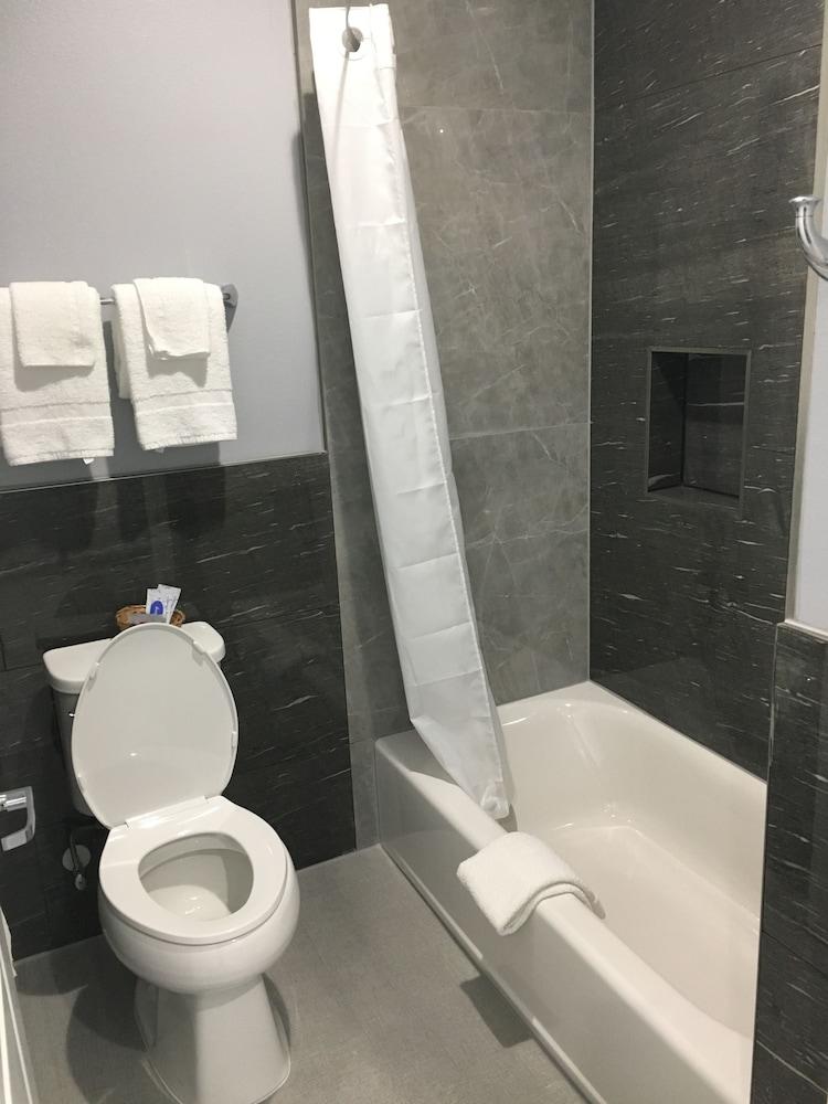 Platinum Inn and Suites photo 14