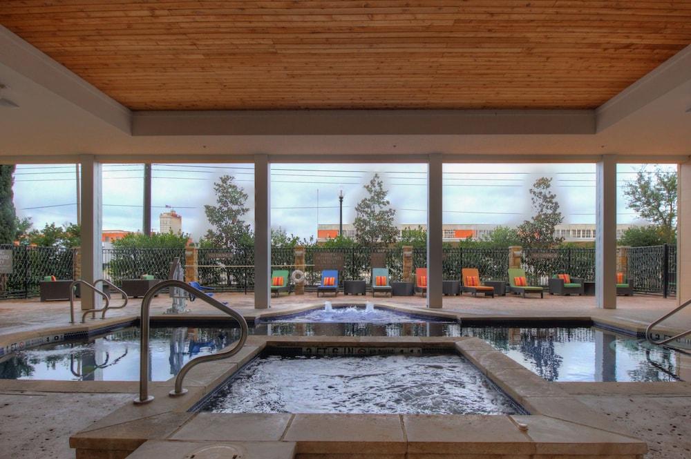 Hotel Indigo WACO - BAYLOR by IHG photo 21