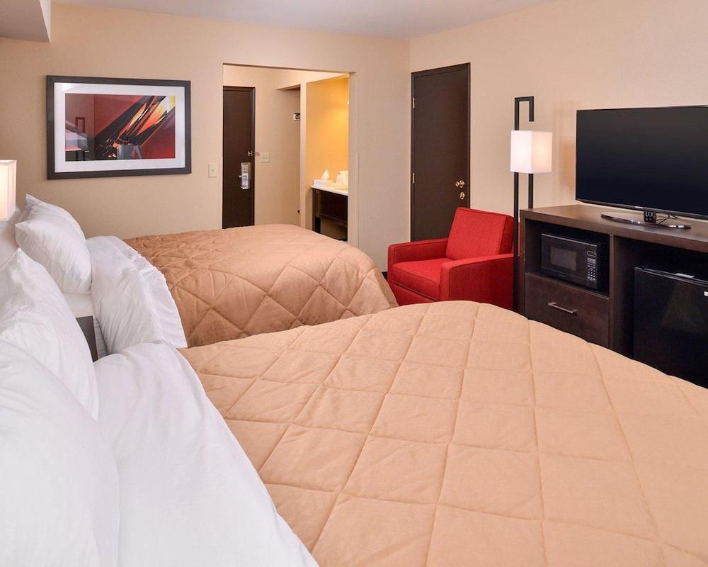 Quality Inn & Suites Tacoma - Seattle photo 9