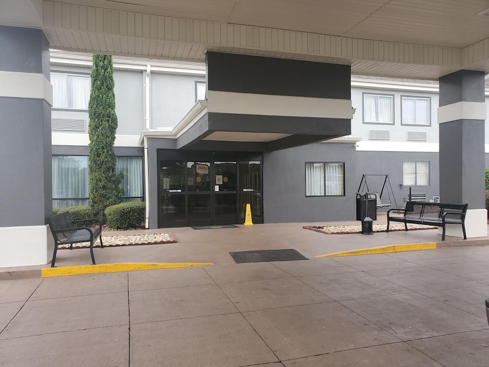 Quality Inn Prattville I-65 photo 32