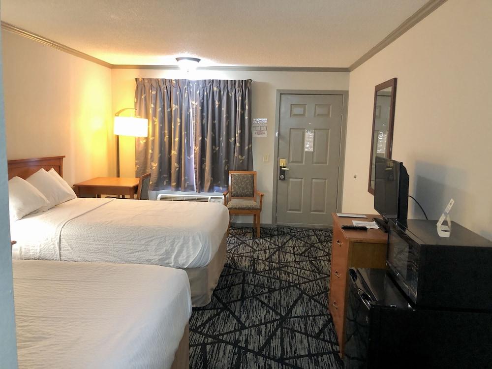 Days Inn by Wyndham Manning photo 10