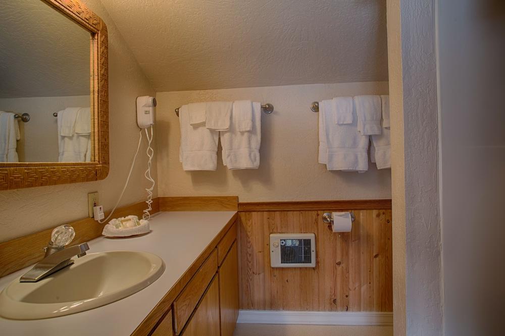 The Waves/The Argonauta Inn/The White Heron Lodge photo 33