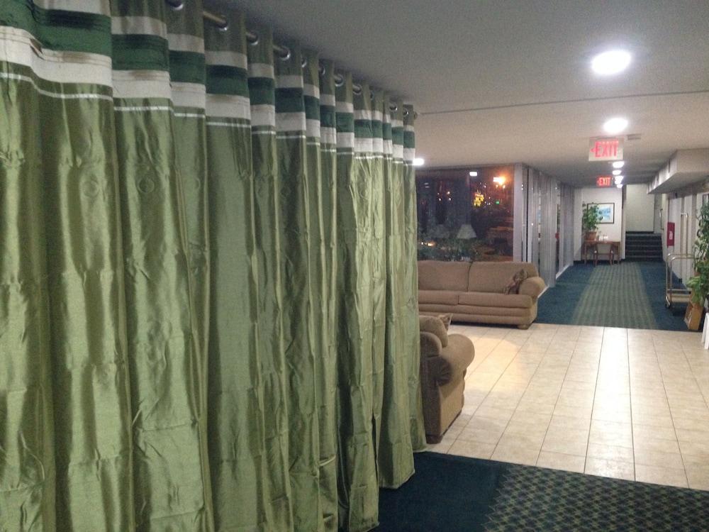 Rodeway Inn Bedford photo 3