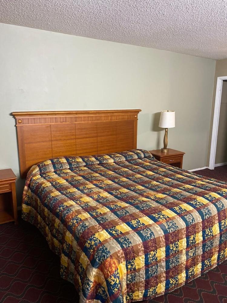 Ivory Tower Motor Inn photo 6
