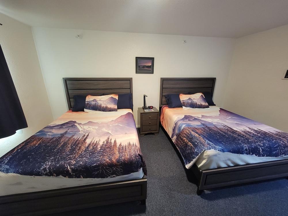 Eagle Bay Inn photo 25