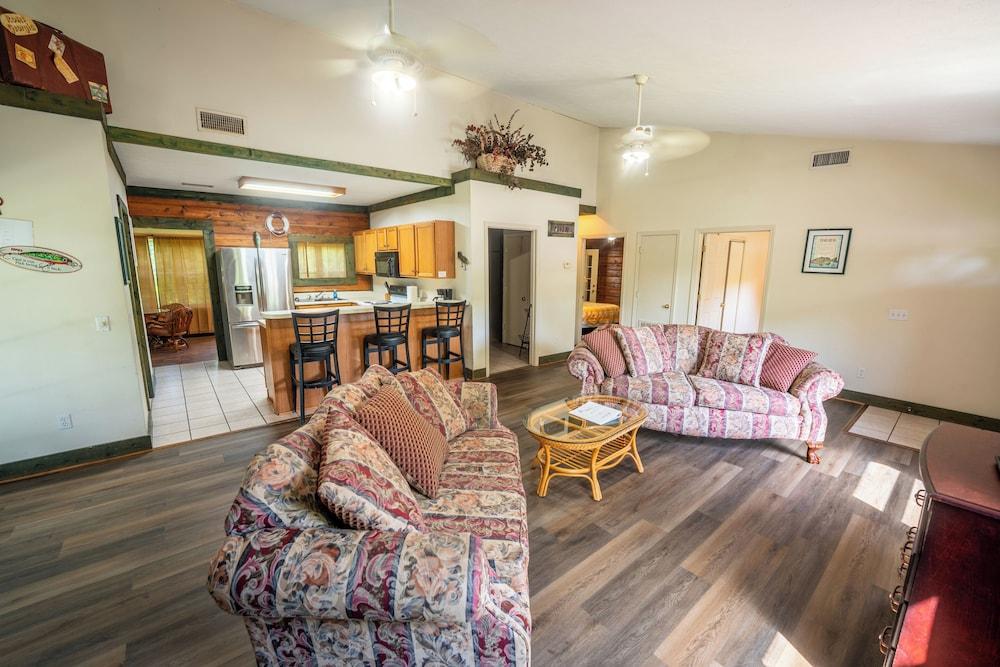 Fishtale Lodge photo 77