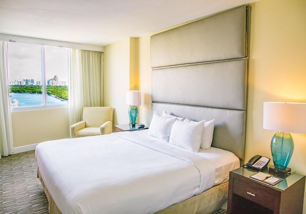 GALLERYone- A DoubleTree Suites by Hilton Hotel photo 2