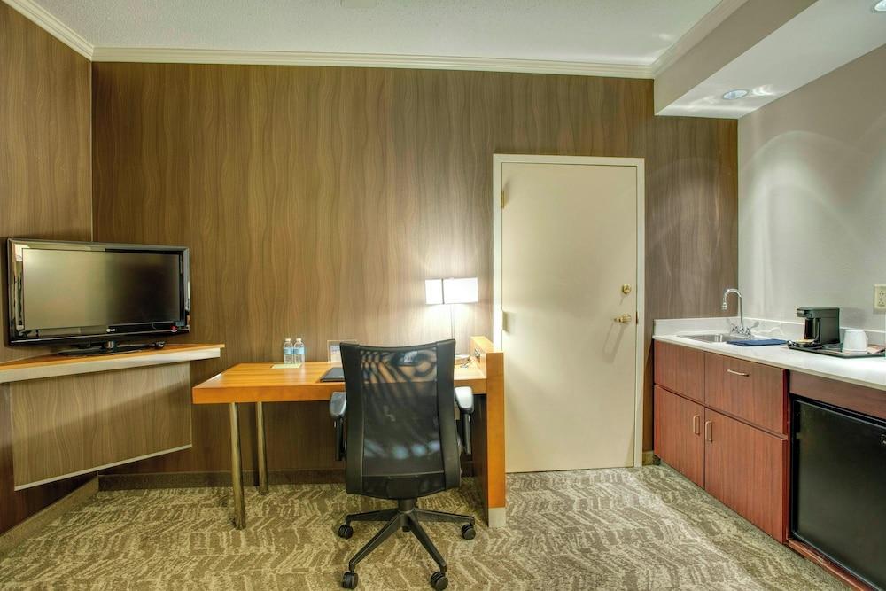 Springhill Suites by Marriott Lawrence photo 16