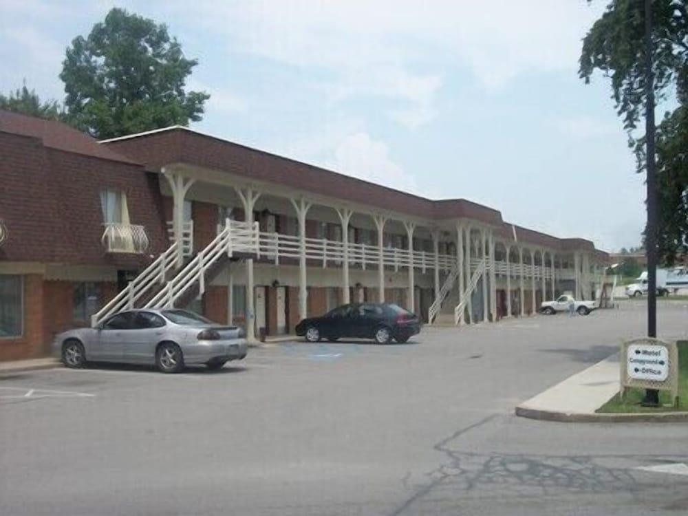 Budget Host Westgate Inn photo 24