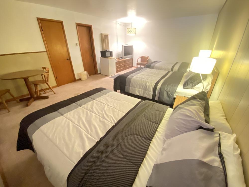 Duffer Motel photo 30
