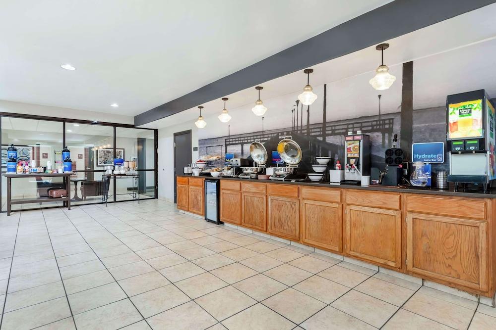 Best Western Northwest Corpus Christi Inn & Suites photo 17
