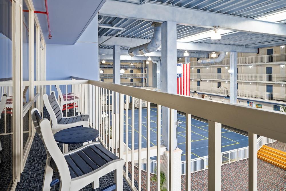 Carousel Resort Hotel & Condominiums photo 2