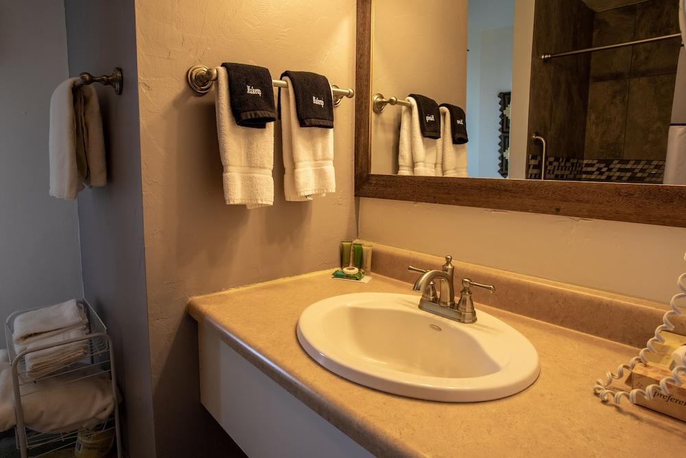 Open Hearth Lodge photo 25