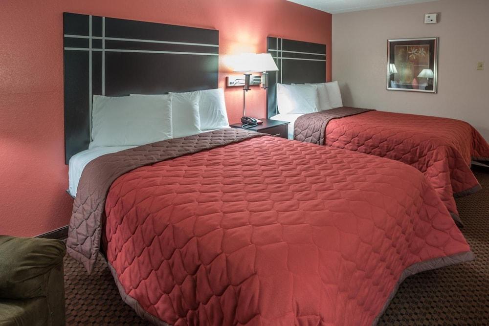 Prime Rate Inn photo 18