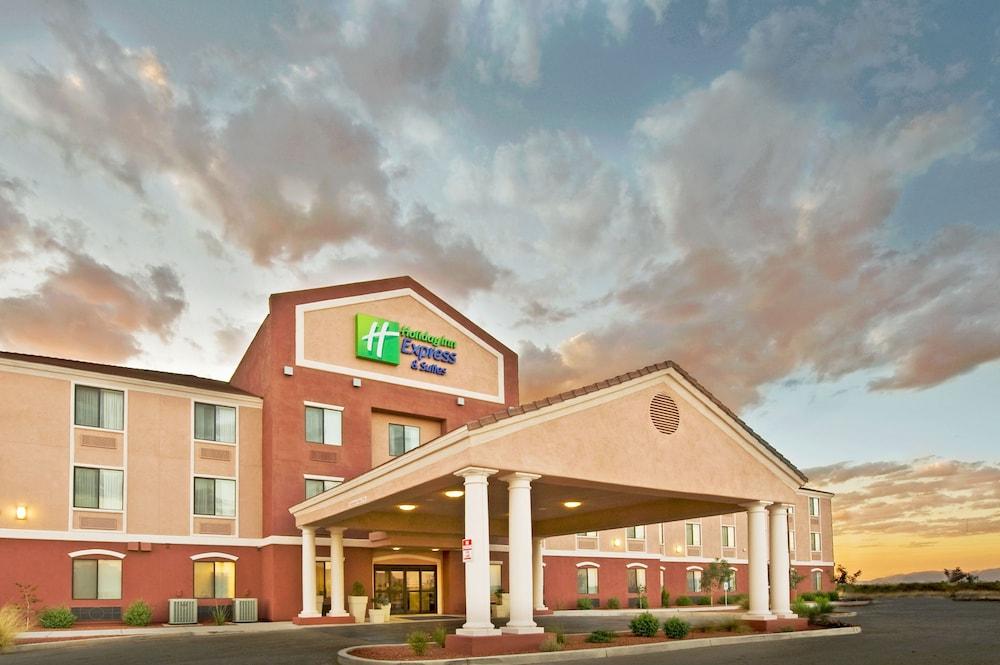 Holiday Inn Express & Suites Willcox by IHG — hotel in Willcox