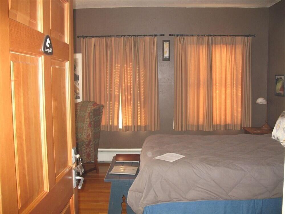 Bear Mountain Lodge photo 23