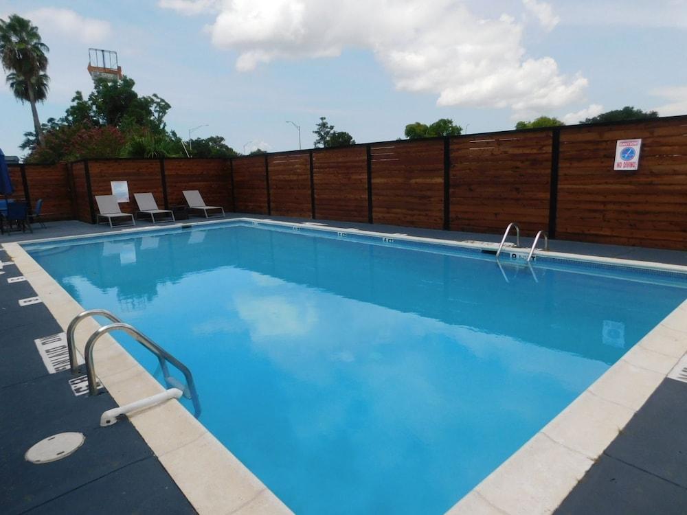 Ramada by Wyndham New Orleans photo 32