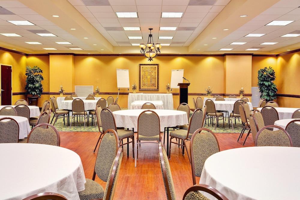Holiday Inn Express & Suites Millington by IHG photo 33