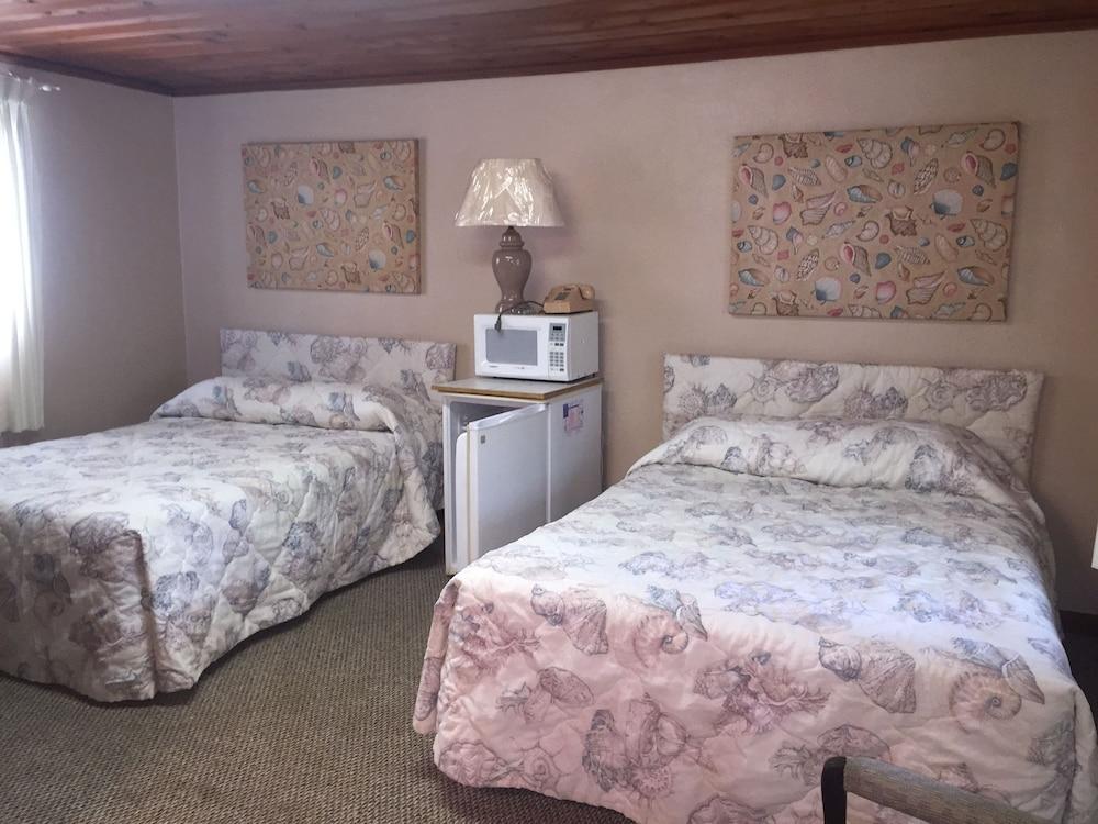Captain's Cove Motel photo 11