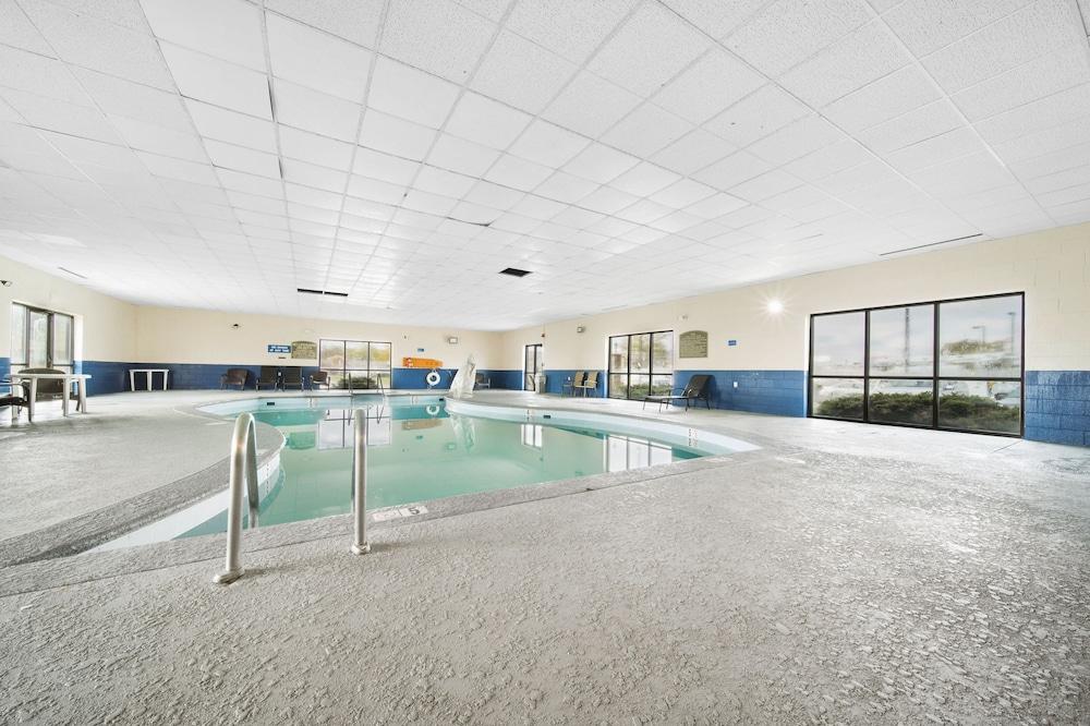 Baymont by Wyndham Muncie Near Ball State University photo 33