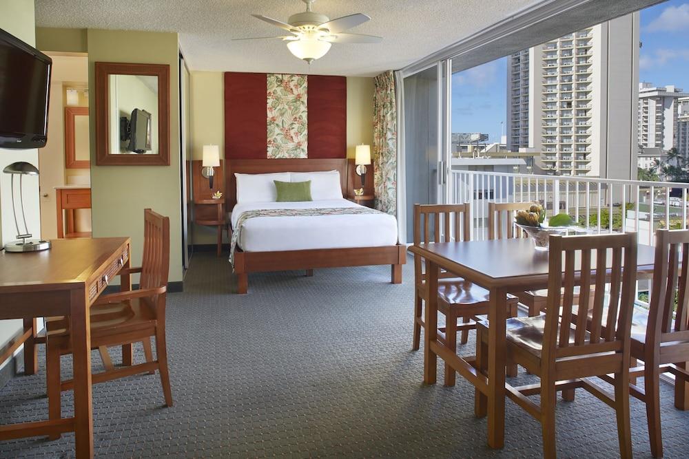 Pacific Monarch Hotel photo 5